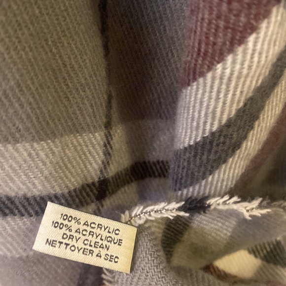 Open Front Flannel Poncho - Picture 5 of 5